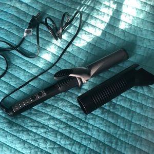 Infiniti by conair with cover